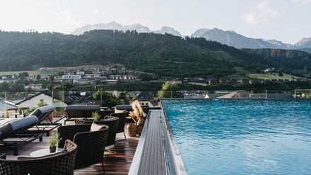 Der Rooftop-Pool auf der Dachterrasse des Hotels Johann Schladming.