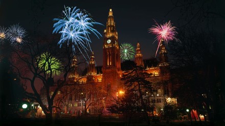 Feuerwerk am Wiener Rathausplatz