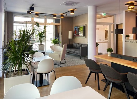 Am Morgen steht den Gästen im B&B Hotel Bad Hersfeld ein abwechslungsreiches Frühstück zur Verfügung. (Foto: © B&B HOTELS)