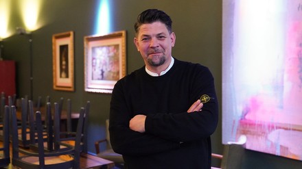 Tim Mälzer im Restaurant „Bullerei“