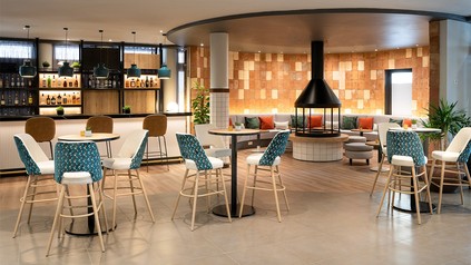 Hotellobby und die Lobby-Bar im Hotel München City Center, Affiliated by Meliá