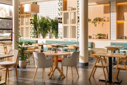 Das neue Restaurant "Dahoam" empfängt ab sofort auch lokales Publikum. (Foto: © Hotel München City Center, Affiliated by Meliá)