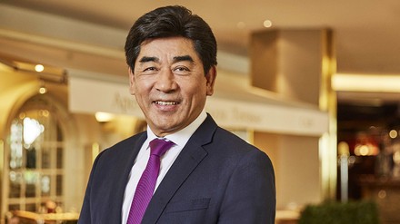Tashi Takang, General Manager im Grand Elysée Hamburg.