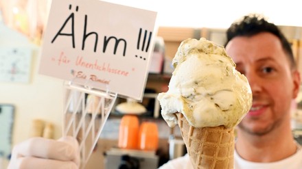 Alessandro Cimino mit dem „Ähm“-Eis