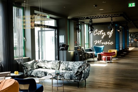 Das Motel One Mannheim steht ganz im Zeichen der Musik. (Foto: © Motel One)