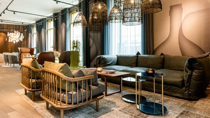 Lounge des neuen Motel One in Würzburg