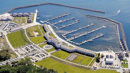Die Marina und das derzeitige Iberotel Boltenhagen.