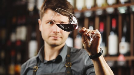 Noch bis zum 31. August 2023 für die Sommelier-Stipendium der DHA bewerben.
