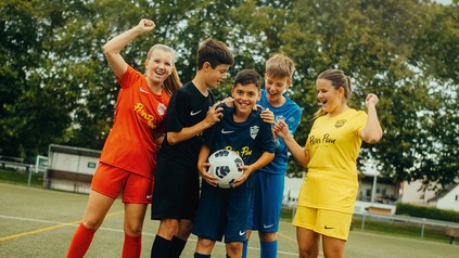 Für jede verkaufte Portion knuspriger Fritten fließt ein Euro über die Initiative "Peter hilft" in Kinder- und Jugendprojekte.