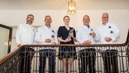 VKD-Präsident Daniel Schade mit den Siegern des ersten Laurentius (von links): Kai-Uwe Schütt, Caroline Kampmann (in Vertretung für Bernhard Kampmann), Stefan Wilke und Dieter Fembacher. Nicht auf dem Bild: Sieger Andreas Widmann.