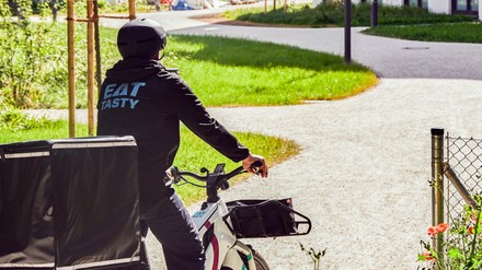 Das Essen wird umweltfreundlich mit E-Bikes geliefert. (Foto: © Enchilada Gruppe)