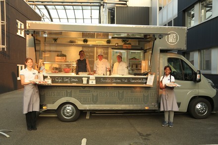 Food Truck von Eli's Deli, der mobilen Gastronomie des Landidyll Hotel Weidenbrück. (Foto: © ROKA Werk GmbH)