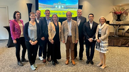 V. l. n. r.: Maria Schreiner (Österreich), Christin Neumann (Deutschland), Thomas Allemann (Schweiz), Markus Luthe (Deutschland), Iryna Sidletska (Urkaine), Thierry Lemahieu (Belgien) und Jan Fischer (Dänemark), Mikayel Mayrapetyan (Armenien), Maria Dinböck (Österreich)