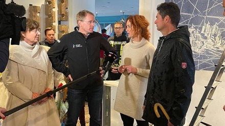 Ministerpräsident Günther besichtigte mit Kirsten Herrmann am 24. Oktober die Schäden im Hotel Hafen Flensburg.