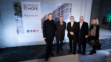 Unter den Gästen (v. l. n. r.): Dr. Stephan Keller (Oberbürgermeister der Stadt Düsseldorf) mit  Patrick Schwarz-Schütte (Black Horse Investments GmbH), Dirk Iserlohe (Aufsichtsratschef Dorint Hotelgruppe), Jörg T. Böckeler (CEO Dorint Hotelgruppe) und Daniela Danz (Generaldirektorin Hotel Kö59 Düsseldorf)