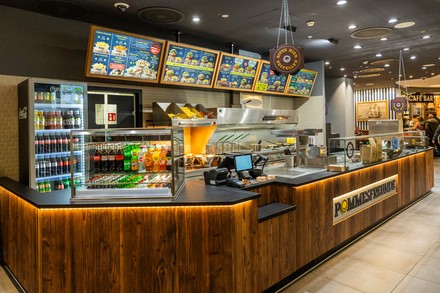 Mit dem Brand Pommes Freunde erweitert Lagardère Travel Retail sein Marken-Portfolio.