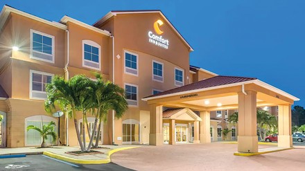 Comfort Inn & Suites Airport Hotel Fort Myers
