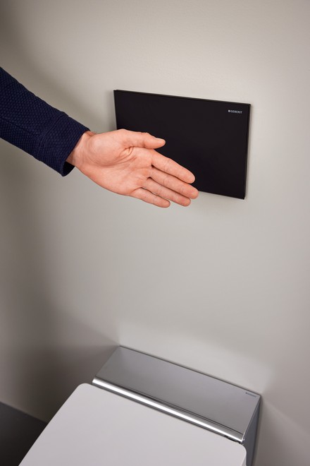 Berührungslose Spülauslösungen verbessern die Hygiene und vermindern Verschmutzungen. (Foto: © Geberit)