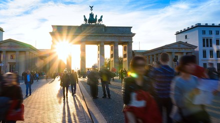 Tourismus am Brandenburger Tor in Berlin