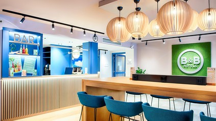 Die Lobby des B&B Hotels in München am Airport