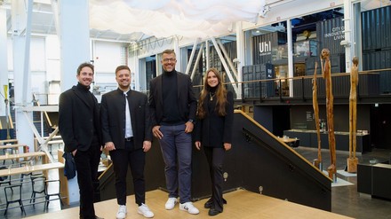 Vertragsunterzeichnung im Speisewerk (Foto: © Casjen Ennen/Wisag)