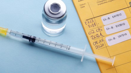 dreifache Covid-19 Impfung Boosterimpfung