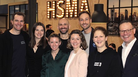 Das Team von HSMA in der Lounge auf der ITB in Berlin (Foto: © HSMA Deutschland e.V..)