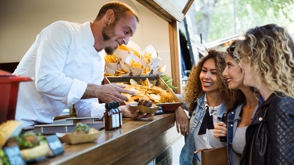 Festival Gastronomie braucht einen Handlungsleitfaden für die Sicherheit. (Foto: Nenetus/adobe.stock.com)