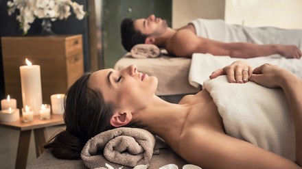 Auch der Bereich Wellness in der Hotellerie ist Veränderungen und Trends unterworfen. (Foto: © Kzenon/stock.adobe.com)
