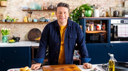 Jamie Oliver bei RTL Living (Foto: © RTL /2022 Jamie Oliver Enterprises Ltd.)