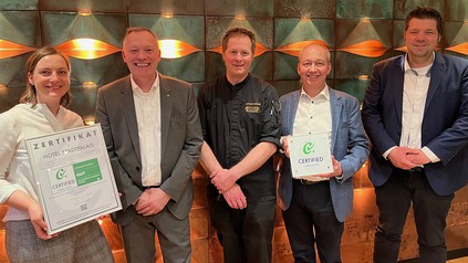 V. l.: Susi Brück (Stellv. Direktorin), Anthony Krone (F&B Direktor), Norbert Hötzel (Küchenchef), Rainer Siewert (Geschäftsführer) und Florian Käufer (Certified Prüfer)