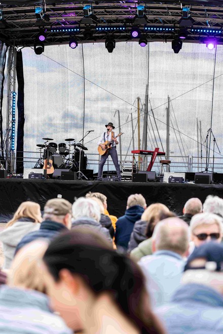 Zur Wiedereröffnungsfeier gab es Bands, DJs und Singer-Songwriter auf drei Bühnen. (Foto: © Lindner Hotel Group)