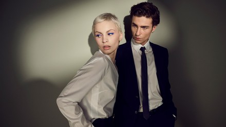 Die neue Arbeitskleidung für die Mitarbeiter der Dorint Hotelgruppe. Hier in Beige gehalten. (Foto: © Dorint/Stefan Rappo)