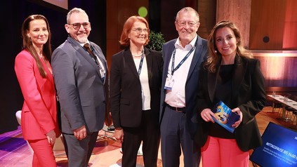 Allegra Frommer, Andreas Klein mit  Charlotte und Hermann Buhl und Moderatorin Monika Pappelau (Foto: © HOGAPAGE Media/Gio)