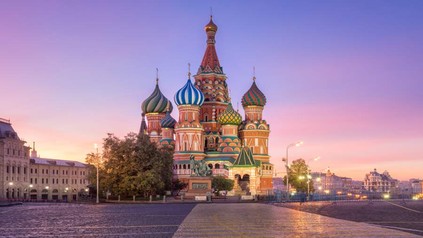 Die Basilius-Kathedrale in Moskau bei Nacht