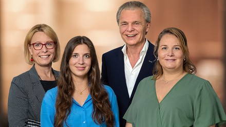 V. l. n. r.: Netzwerk Direktorin & Prokuristin Manuela Krämer, Corporate Communications Managerin Anabel Joksch, Vorstandsvorsitzender Thomas Edelkamp und Kulinarik-Markenbotschafterin Alexandra Müller
