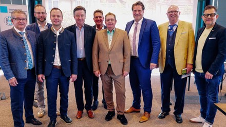 Präsidium und Landesgeschäftsführung gratulieren der neuen Vorstandschaft des Fachbereichs Hotellerie des Bayerischen Hotel- und Gaststättenverbandes Dehoga Bayern.