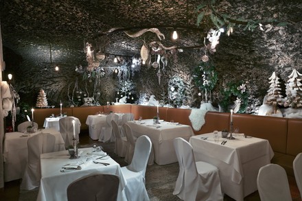 Das St. Peter Stiftskulinarium vereint Haubenküche, Good Vibes, Musik und Weinkultur inmitten uralter Mauern der Salzburger Innenstadt.