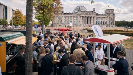 Food-Truck-Event vor dem Deutschen Bundestag