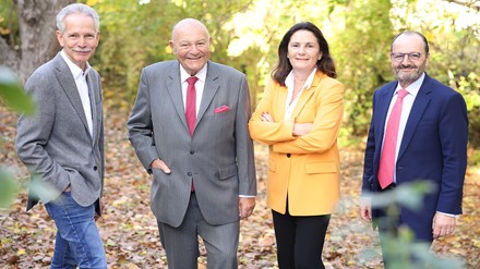 Die Eigentümerfamilie (v.l.n.r.): Gerhard Lemberger MSc., Senator Burkhard L. Ernst, Gabriela Lemberger, Prof. Burkhard W.R. Ernst