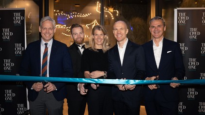 v.l.n.r.: Dr. Julian Zienicke (Leitung Kundenservice Düsseldorf ALH Gruppe), Mats Alnor (Hotel Manager The Cloud One Düsseldorf KöBogen), Susan Schramm (CMO Motel One), Stefan Lenze (Co-CEO Motel One), Dr. Thorsten Bischoff (Geschäftsführer VALUES Real Estate)