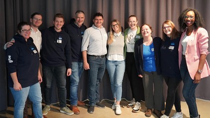 Die Führungsmannschaft des Forums Junge Gastgeber des Bayerischen Hotel- und Gaststättenverbandes Dehoga Bayern (v. l.):, Corinne Cichacki, Assistentin Forum Junge Gastgeber, Christian Buchner, Regionalsprecher Oberbayern, Dennis Imhof, Sprecher, Muk Röhrl ehemaliger Sprecher und stellvertretender Vorsitzender des Fachbereichs Gastronomie