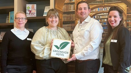 Greensign Hotel Audit im Upstalsboom Wyk auf Föhr mit Anna Maria Sasso-Sant (GreenSign Institut) und Patrick Lüders (Hoteldirektor)