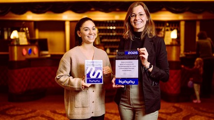 Inhaberin Nathalie Banhardt und Personalreferentin Lena Nopper