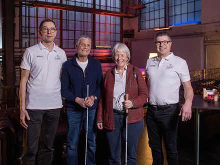 Andreas Siemer (Gastgeber), Stefan Zappa (Gründungsmitglied), Christina Fasser (Stiftungspräsidentin) und Johannes Tschopp (Leitung Gastronomiebetrieb)