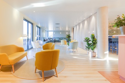 Lobby im Holiday Inn – the niu Flux