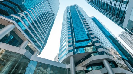 Gebäude, die in die Höhe ragen