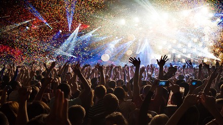 Eine Party in einer Halle