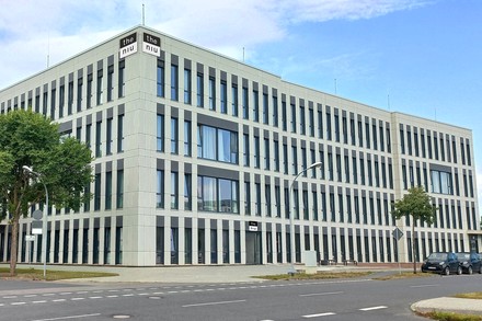 Außenansicht des Holiday Inn – the niu Pax