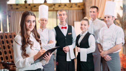 Mitarbeiter im Gastgewerbe